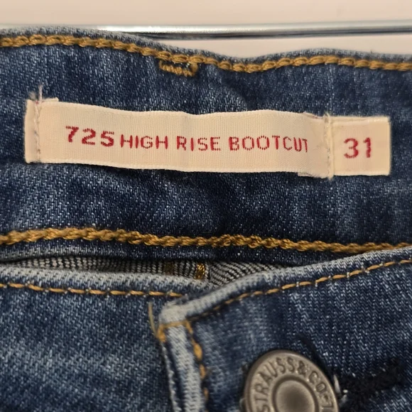 NWT Levi's 725High Rise Bootcut Jeans Blue Size 31 Premium
